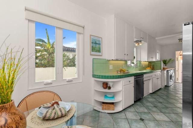 Image 13 of 32 For 5252 Marlborough Dr