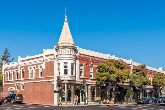 216 Montclair Road, Los Gatos CA: https://media.crmls.org/mediaz/5b7846d7-6b7b-4883-9dd4-4abaef391672.jpg