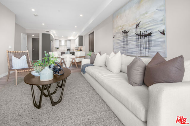 1226 S Bedford Street, Los Angeles CA: https://media.crmls.org/mediaz/5b789d00-26d8-4bbe-8f8d-c79c547c1e9c.jpg