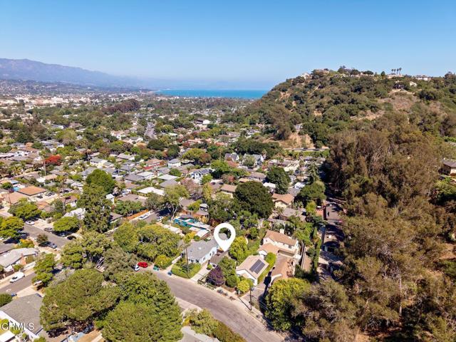 913 W Victoria Street, Santa Barbara CA: https://media.crmls.org/mediaz/5b78cdde-b08a-47ed-8df3-11a8c62b9cff.jpg