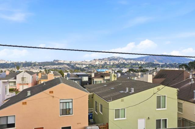 24 Westmont Drive, Daly City CA: https://media.crmls.org/mediaz/5b78d817-c520-43ab-9713-2e37adc18d3f.jpg