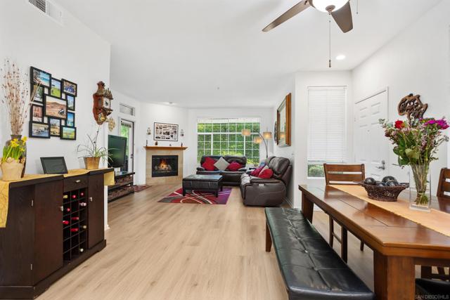 18515 Caminito Pasadero, San Diego CA: https://media.crmls.org/mediaz/5b78ec1d-b5dd-4acd-b1aa-039e13daa7d3.jpg
