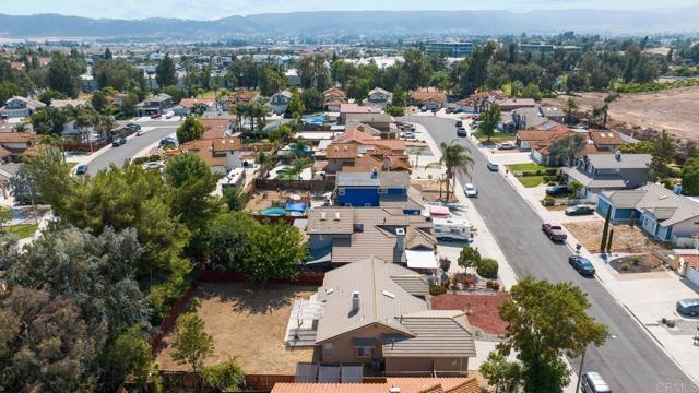 39938 Pearl Drive, Murrieta CA: https://media.crmls.org/mediaz/5b797563-c1e3-434d-b923-8fa53f89636e.jpg