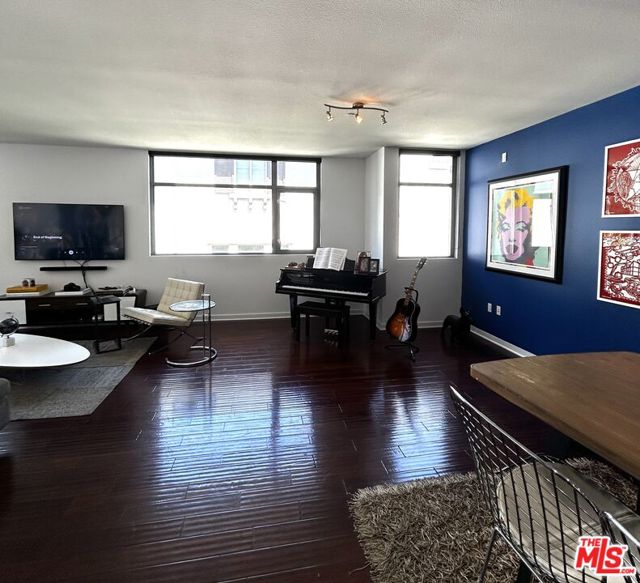 13045 Pacific, Los Angeles CA: https://media.crmls.org/mediaz/5b7989eb-09f5-44f0-a3e8-f662f635e313.jpg
