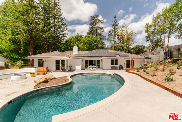 15514 Del Gado Drive, Sherman Oaks CA: https://media.crmls.org/mediaz/5b7a4a1c-31c0-4293-9ea3-7679f4667410.jpg