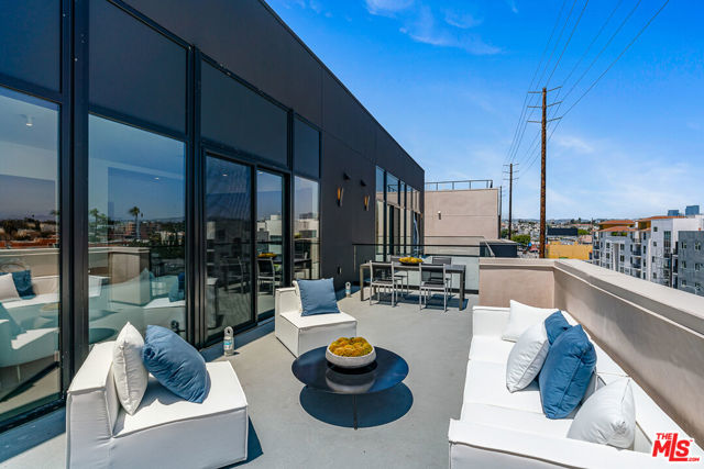 10700 Tabor Street, Los Angeles CA: https://media.crmls.org/mediaz/5b7ab213-6b51-48e8-a904-a4578631e6a0.jpg