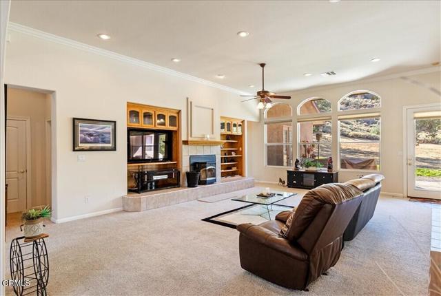 Detail Gallery Image 10 of 54 For 26450 Cumberland Rd, Tehachapi,  CA 93561 - 3 Beds | 2/1 Baths