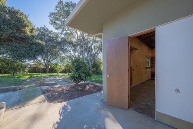 11745 Tam Oshanter Drive, Salinas CA: https://media.crmls.org/mediaz/5b7af06f-9cba-44f0-a187-b71069b98bdd.jpg