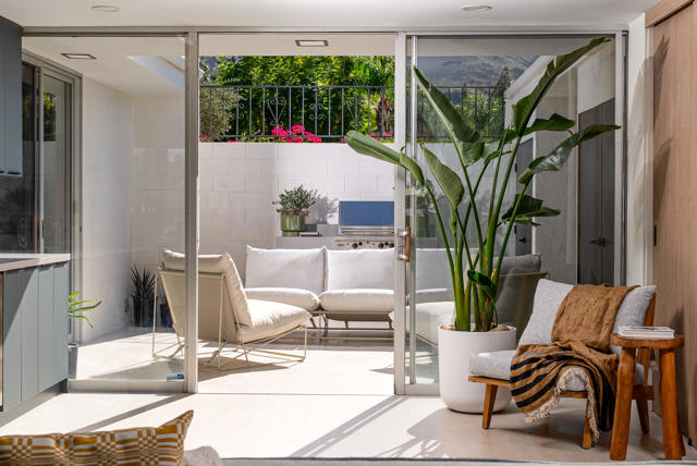 399 Desert Lakes Drive, Palm Springs CA: https://media.crmls.org/mediaz/5b7b4922-b24b-48ce-a4ad-1e592ade869c.jpg