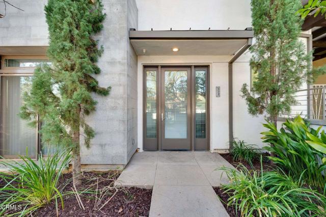 239 S Marengo Avenue, Pasadena CA: https://media.crmls.org/mediaz/5b7b5dce-052e-4606-ae20-c8f908f3356b.jpg