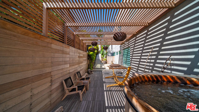 24572 Malibu Road, Malibu CA: https://media.crmls.org/mediaz/5b7c1e26-c548-498f-8aa7-b09d2f5d7fdb.jpg