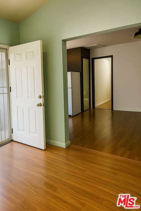 928 N Genesee Avenue, West Hollywood CA: https://media.crmls.org/mediaz/5b7c5a02-bc08-4ea9-a0ac-633f8d6504f0.jpg