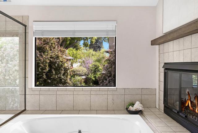 105 Creighton Way, Danville CA: https://media.crmls.org/mediaz/5b7c6a10-dfa3-4340-9732-8c68725e6c36.jpg