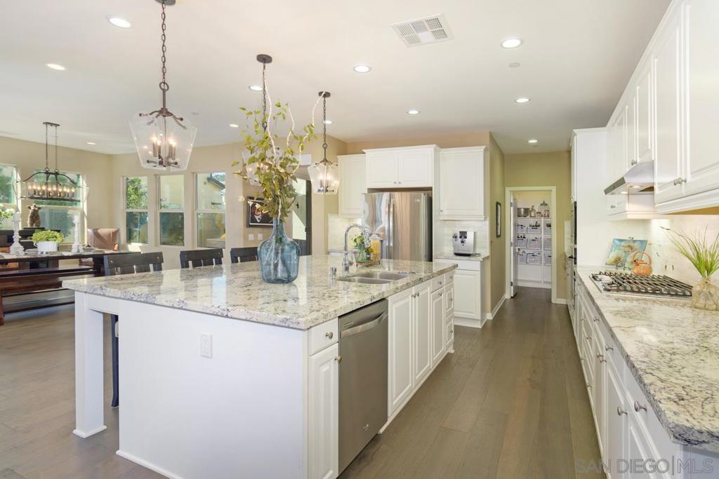 3053 STARRY NIGHT DR., Escondido, CA 92029