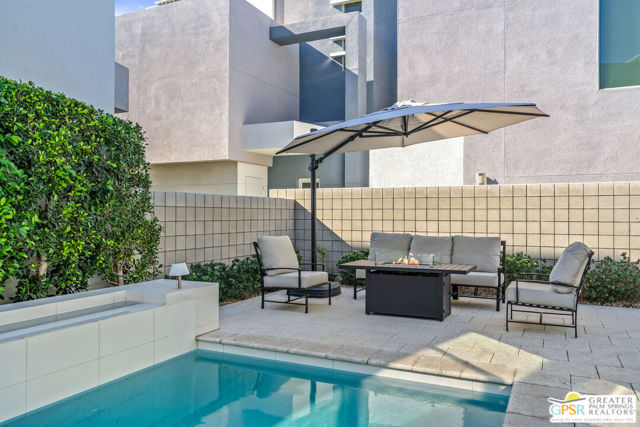 431 Suave Lane, Palm Springs CA: https://media.crmls.org/mediaz/5b7d4096-4ba8-4c77-8bc2-e64dee5cd422.jpg