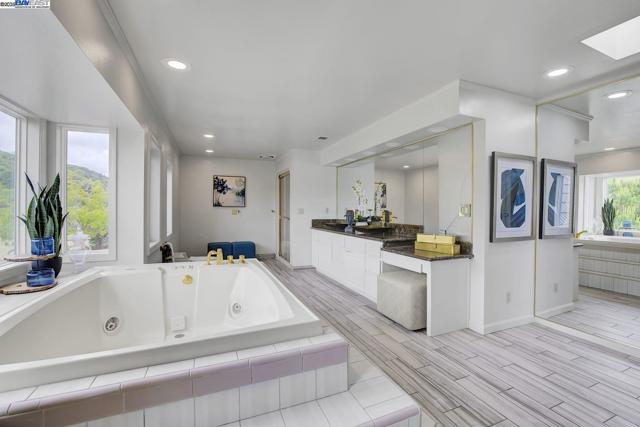 10705 Dublin Canyon Rd, Pleasanton CA: https://media.crmls.org/mediaz/5b7d652f-8b6f-49dc-a1b2-fb6e580f5b82.jpg