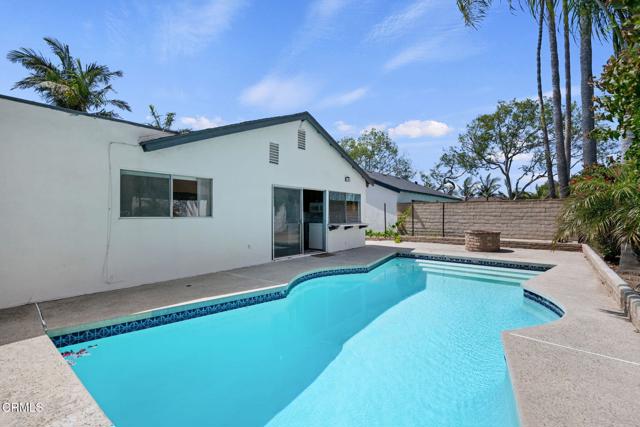 1310 Anza Court, Oxnard CA: https://media.crmls.org/mediaz/5b7d68c2-a98d-4c53-816d-71ba0669778e.jpg