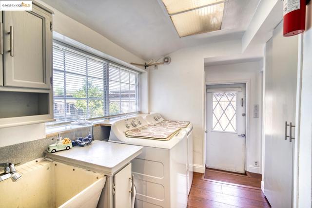 2821 Ponderosa Drive, Concord CA: https://media.crmls.org/mediaz/5b7d8305-cb98-44ed-b92d-5881030f1067.jpg