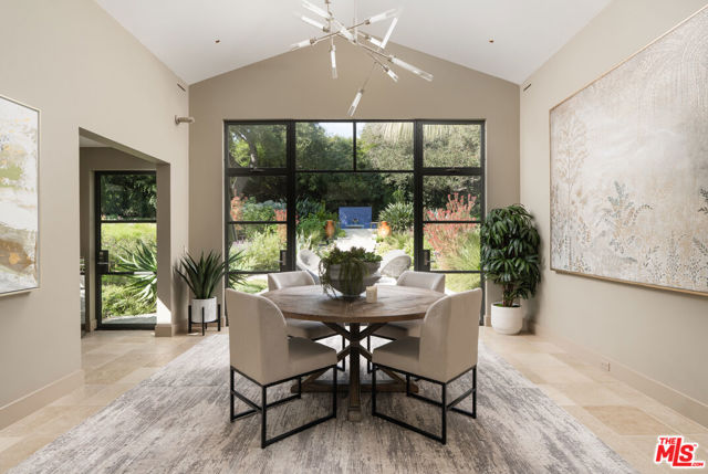 796 Hot Springs Road, Montecito CA: https://media.crmls.org/mediaz/5b7d9597-d389-4e85-af4f-bde02c7cb171.jpg