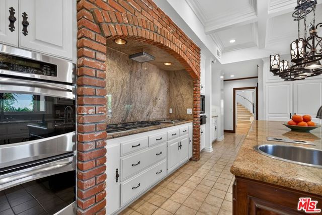 4 Bed Home for Sale in Los Angeles, California