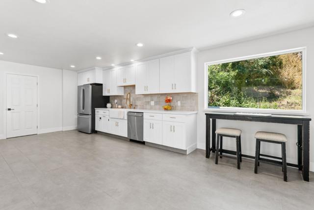 532 Moonrise Lane, Aptos CA: https://media.crmls.org/mediaz/5b7dc81a-4b37-4d70-a50b-f46081148f9f.jpg