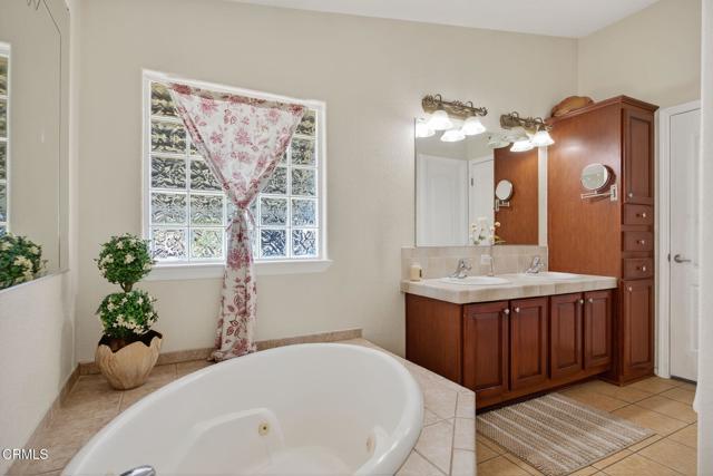 1975 Maricopa Highway, Ojai CA: https://media.crmls.org/mediaz/5b7eb7ce-83e2-4fa4-92b2-8e1f817bbb40.jpg