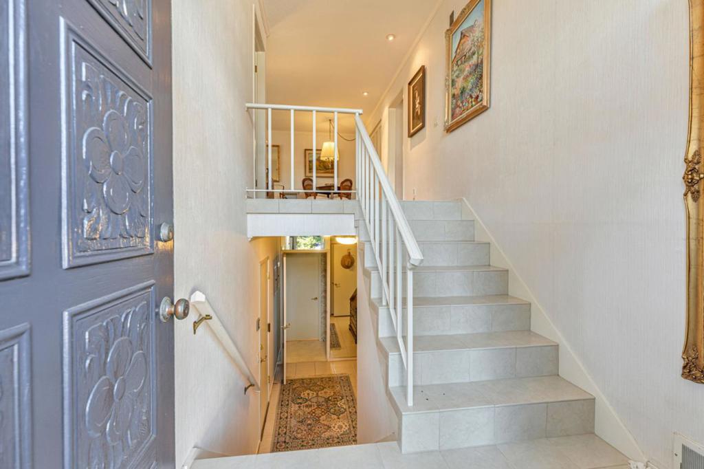 59 Skyline Crest Dr