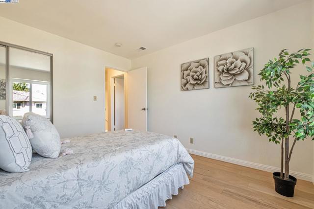 4834 Garnet Cmn, Fremont CA: https://media.crmls.org/mediaz/5b7f556e-38d1-4cc5-8dbd-6def3f03f482.jpg