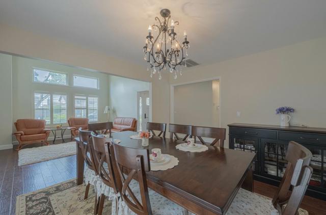 1121 Palo Alto Way, Salinas CA: https://media.crmls.org/mediaz/5b8062fd-4c06-47f3-94f9-a97026503fbf.jpg
