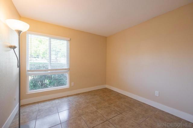 2566 WHITE OAK PLACE, Escondido CA: https://media.crmls.org/mediaz/5b80807a-1027-464e-9980-a9eecc32c4cd.jpg