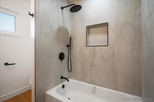 17283 Montero Rd, San Diego CA: https://media.crmls.org/mediaz/5b80bd6e-557a-4cc4-834e-4eac0eababfa.jpg