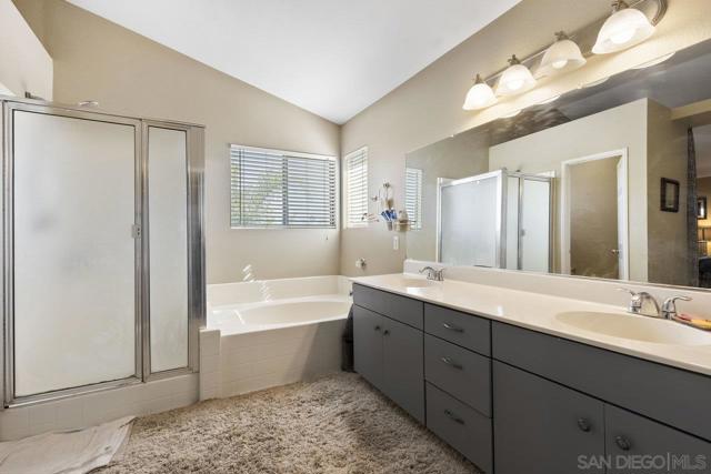 4425 Arbor Cove Cir, Oceanside CA: https://media.crmls.org/mediaz/5b80c214-bcbe-487b-afbc-a6599c3ed92c.jpg