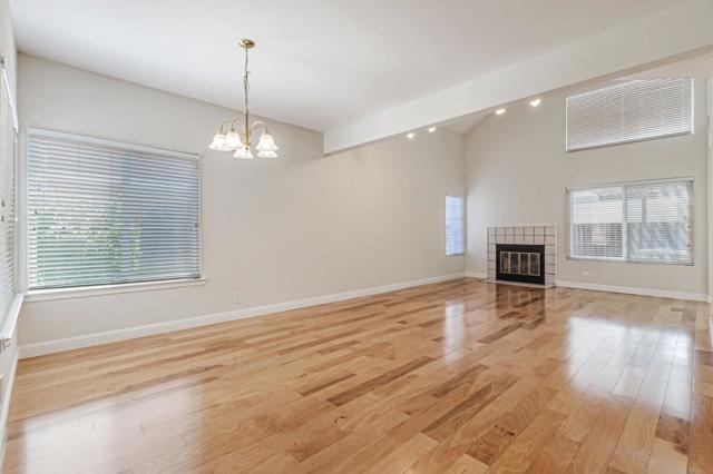 1189 Krebs Court, San Jose CA: https://media.crmls.org/mediaz/5b80d3db-95c1-4a3f-a3cf-480cef1f92a1.jpg