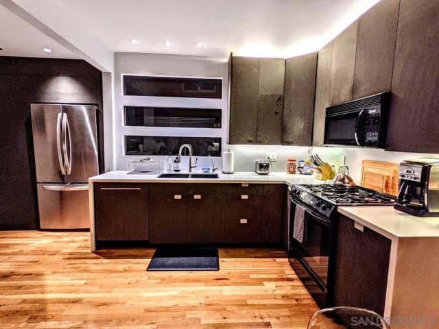 2629 Island Ave, San Diego CA: https://media.crmls.org/mediaz/5b814955-674a-48a4-a093-18a66b4850ca.jpg