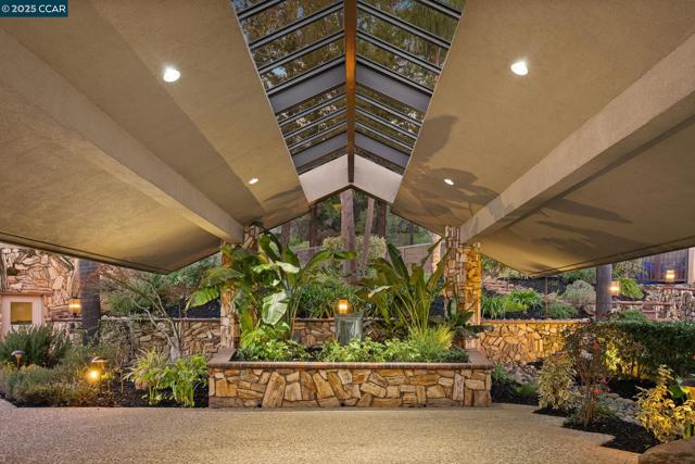 21 Deer Oaks Ct, Pleasanton CA: https://media.crmls.org/mediaz/5b825197-ea89-483b-91f4-374b4907aaf1.jpg