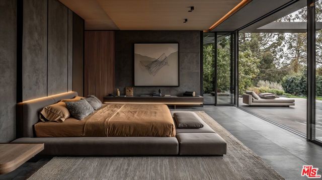 3200 Oakley Drive, Los Angeles CA: https://media.crmls.org/mediaz/5b8270ad-a20e-412d-bb30-50735070e42d.jpg