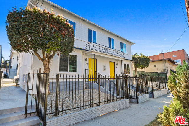 318 Columbia Avenue, Los Angeles CA: https://media.crmls.org/mediaz/5b829944-1ac7-4be1-b38b-0ebb438413d3.jpg