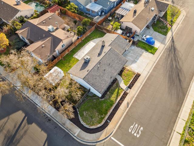 1500 Brixton Lane, Modesto CA: https://media.crmls.org/mediaz/5b8338d0-e725-4ddb-bca0-3d5dfb4f6cae.jpg