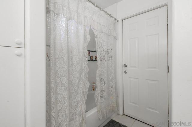 26152 Bellemore Dr, Romona CA: https://media.crmls.org/mediaz/5b838b22-6283-409f-9b3c-00c3f662f0de.jpg