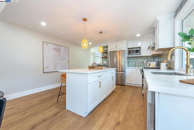 Image 16 of 54 For 32996 Soquel St