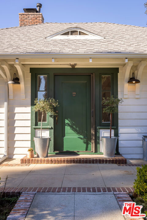 601 S Hudson Avenue, Pasadena CA: https://media.crmls.org/mediaz/5b84e749-9644-4f1d-b8ec-e2b57ba334f4.jpg