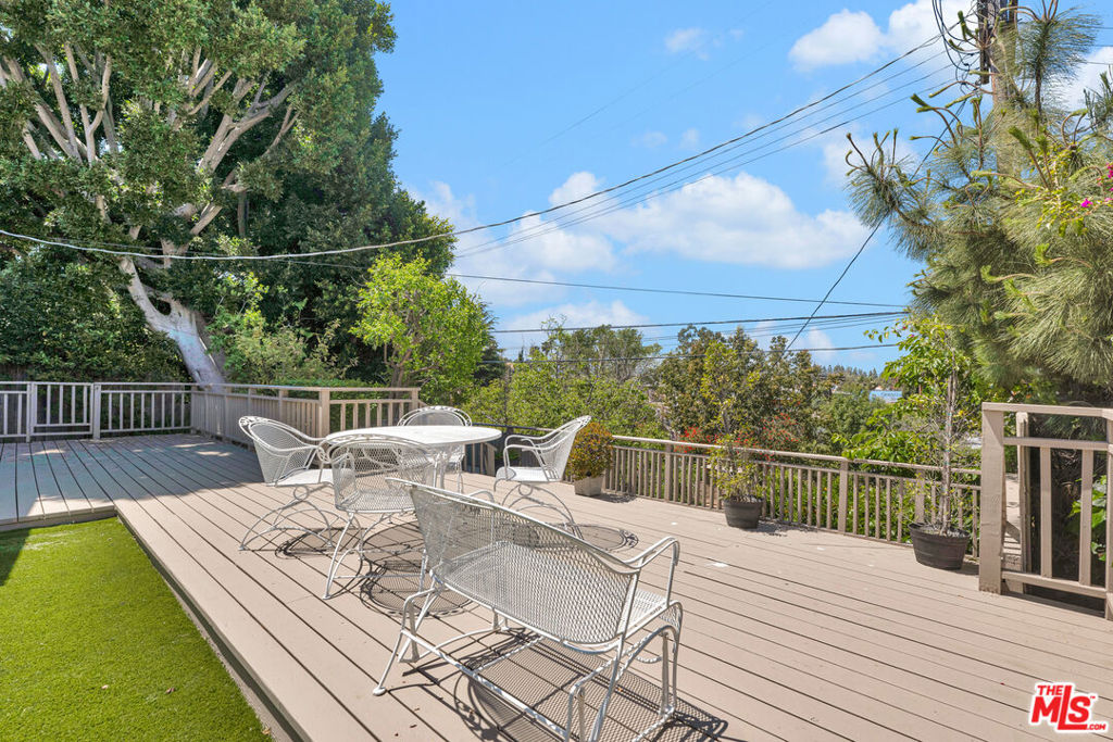 3733 Willowcrest AvenueStudio City img 37