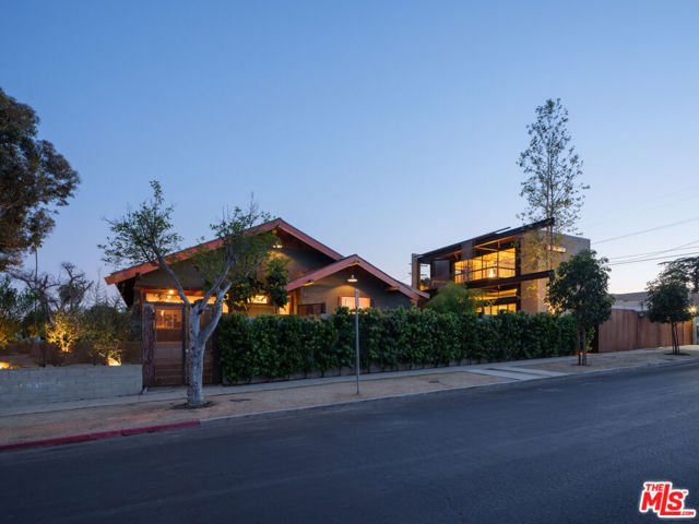 5701 7th Avenue, Los Angeles CA: https://media.crmls.org/mediaz/5b8558cb-c800-4ff5-8392-2437950910c1.jpg