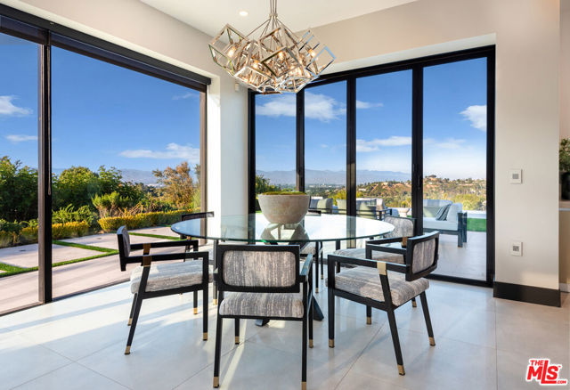 4338 Gayle Drive, Tarzana CA: https://media.crmls.org/mediaz/5b859145-fbcb-4937-adf7-cf685de0f633.jpg