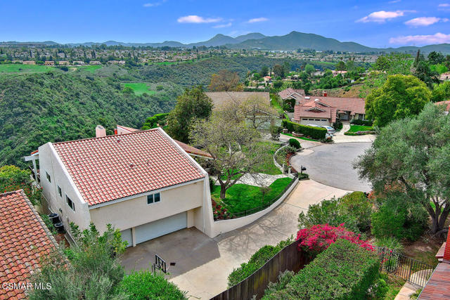 1822 Calle Borrego, Thousand Oaks CA: https://media.crmls.org/mediaz/5b861384-7192-486d-ab81-d365336de8b8.jpg