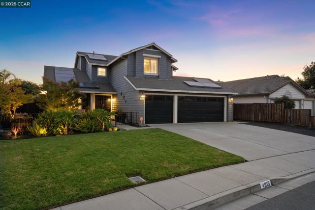 4813 Carrington Dr, Oakley CA: https://media.crmls.org/mediaz/5b868824-12fb-458c-a9c3-1b602d44eb92.jpg