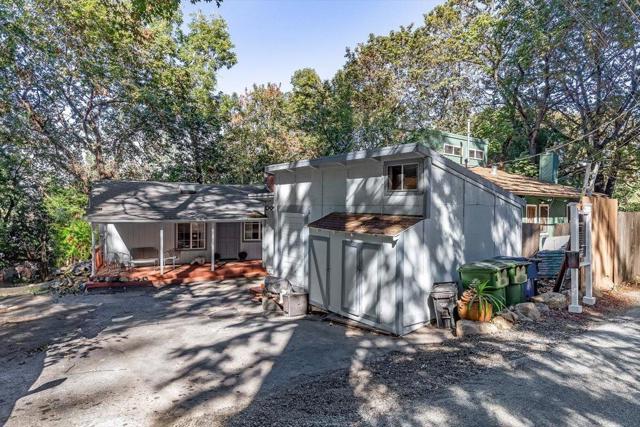 18109 La Verne Drive, Los Gatos CA: https://media.crmls.org/mediaz/5b86a7bd-b2a7-42af-852f-3537dd8c122b.jpg