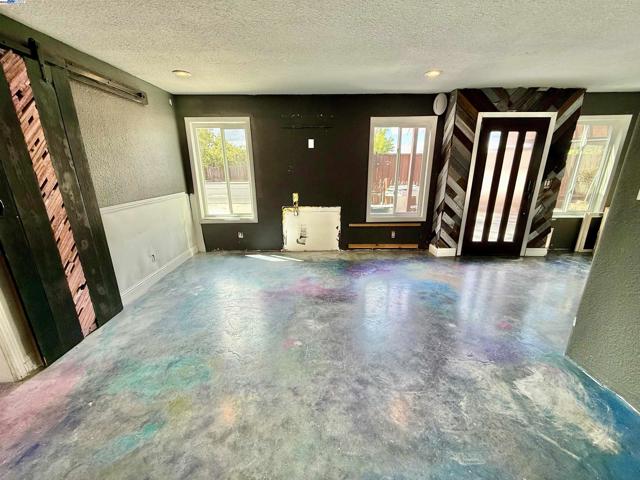 1817 Bluebell Dr, Livermore CA: https://media.crmls.org/mediaz/5b86c049-e0d0-4447-a6f2-88cd0a10fe21.jpg