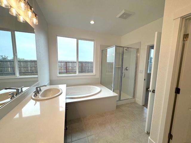 1261 Gypsum Court, Los Banos CA: https://media.crmls.org/mediaz/5b872b63-b3a3-450a-ac34-81a4a865529a.jpg