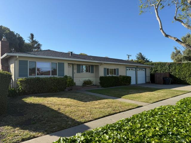 913 Camden Way, Salinas CA: https://media.crmls.org/mediaz/5b87c4fb-74b7-44f1-827f-06215f507df0.jpg